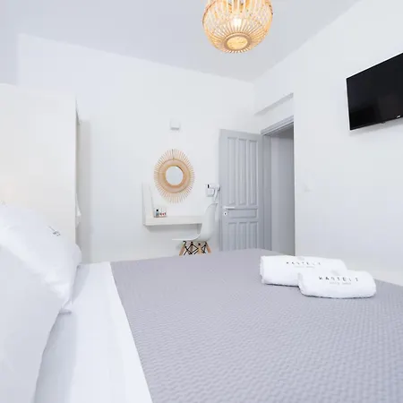 Kasteli Luxury Couette-café Períssa