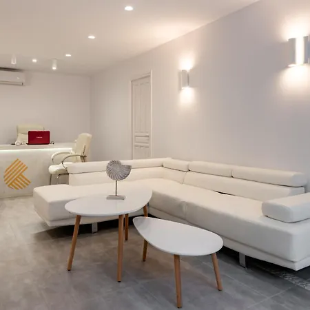 Bed & Breakfast Kasteli Luxury 4*