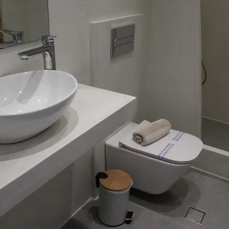Nocleg ze śniadaniem Kasteli Luxury Perissa (Santorini)